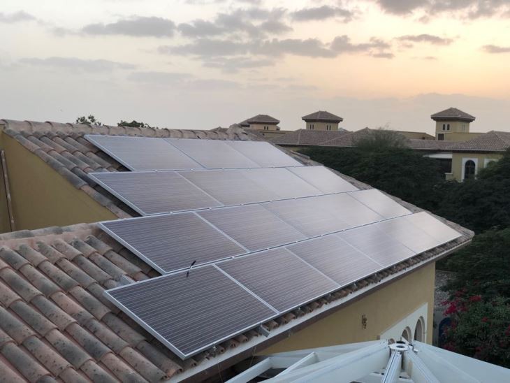 Krov za kućanstvo-solarni panel-kuka-za-pločicu